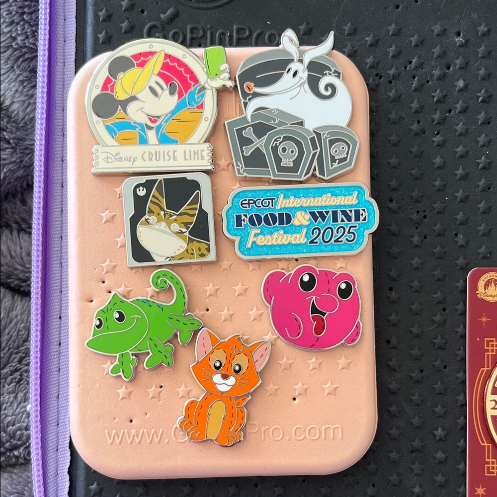 Pin trader board and pins